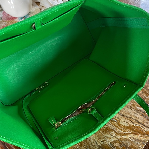 Michael Kors Neon Green JetSet travel Saffiano Leather Tote Handbag - Picture 4 of 6